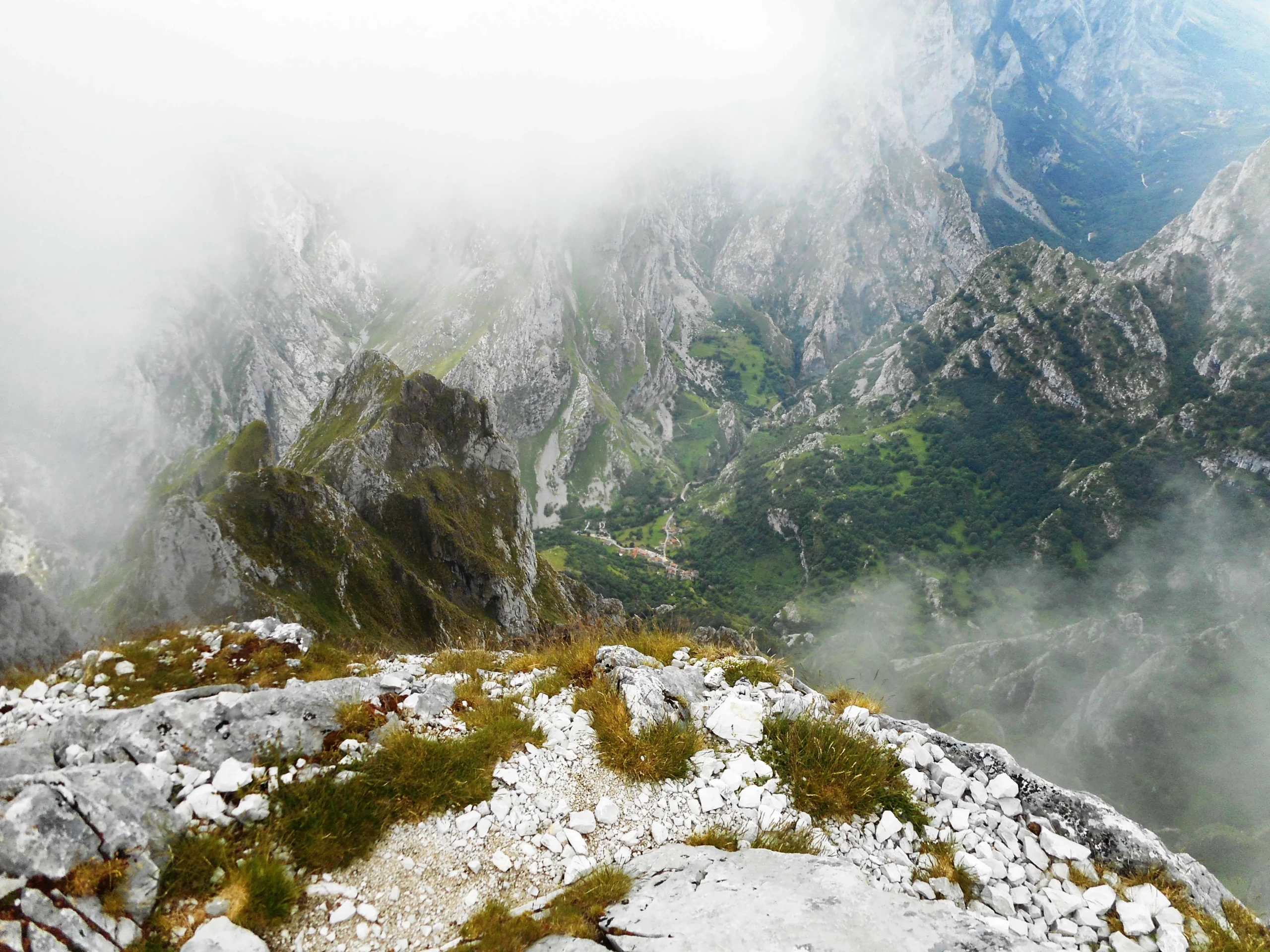 Vistas desde Jultayu_Trekking y cumbres Picos de Europa