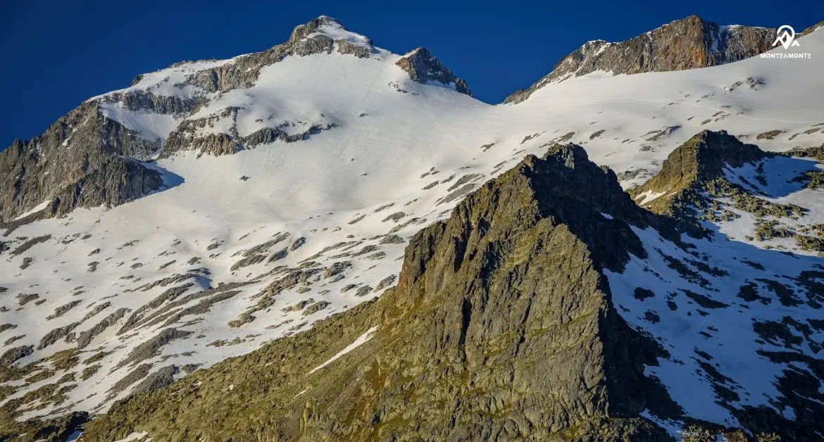 Guía Técnica para Subir al Aneto en Verano: Preparación, Equipo y Gestión del Riesgo