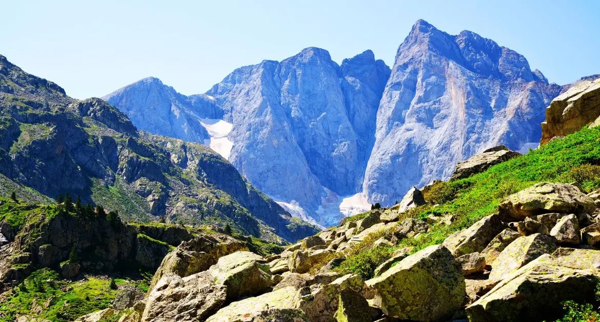 Guía completa del Trekking del Vignemale: etapas, refugios y consejos para tu travesía