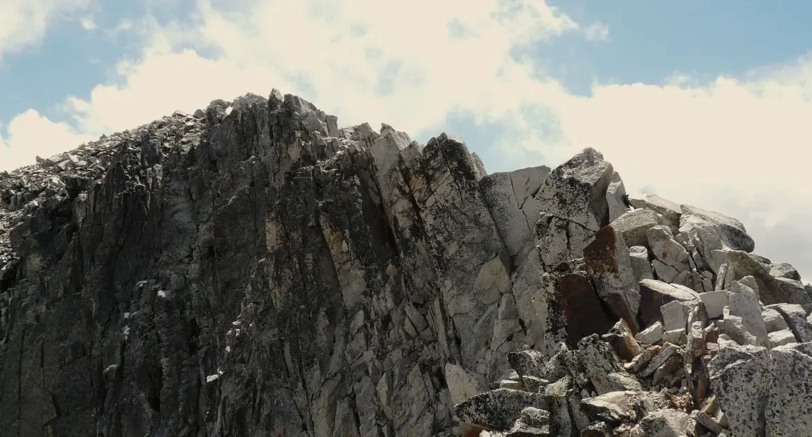 Dificultad para subir al Aneto: ¿Es peligroso? Guía técnica 2026