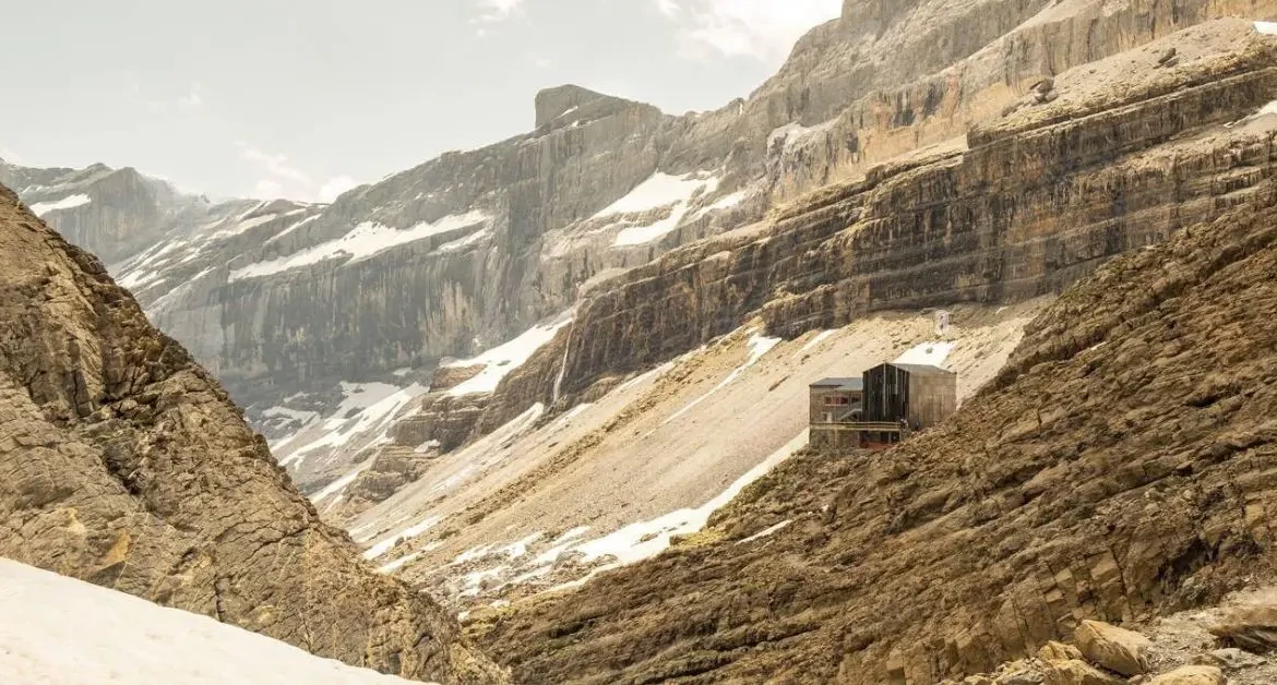 Dormir en refugios en el Trekking Monte Perdido: qué esperar