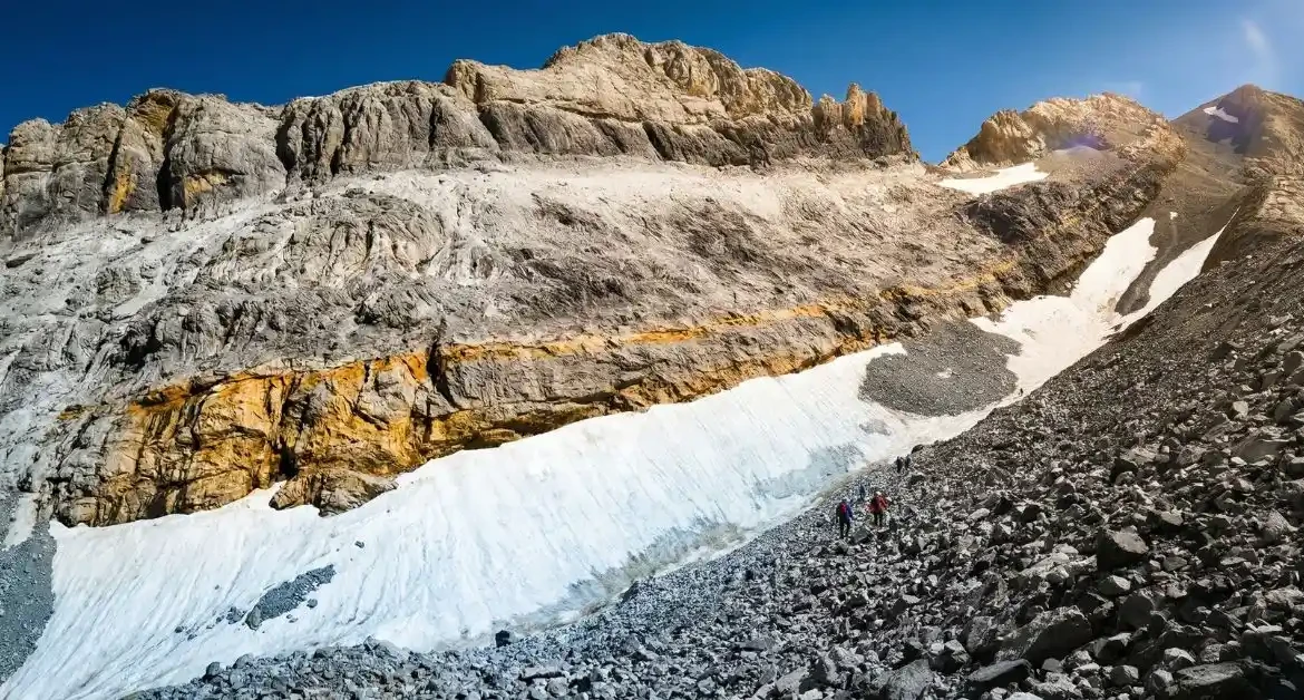 Cuánto se tarda en subir Monte Perdido: tiempos reales y qué puede cambiarlos